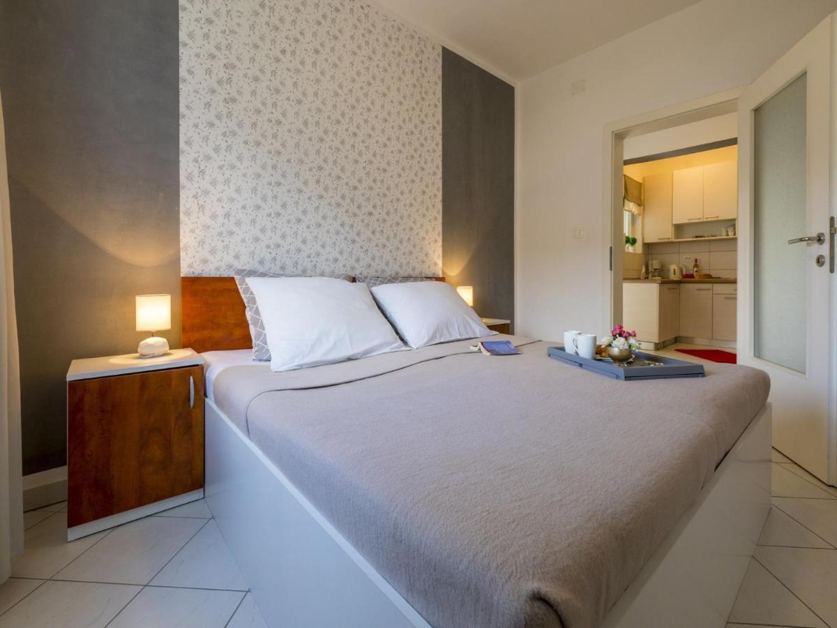 Apartments Rabbit Crikvenica Luaran gambar