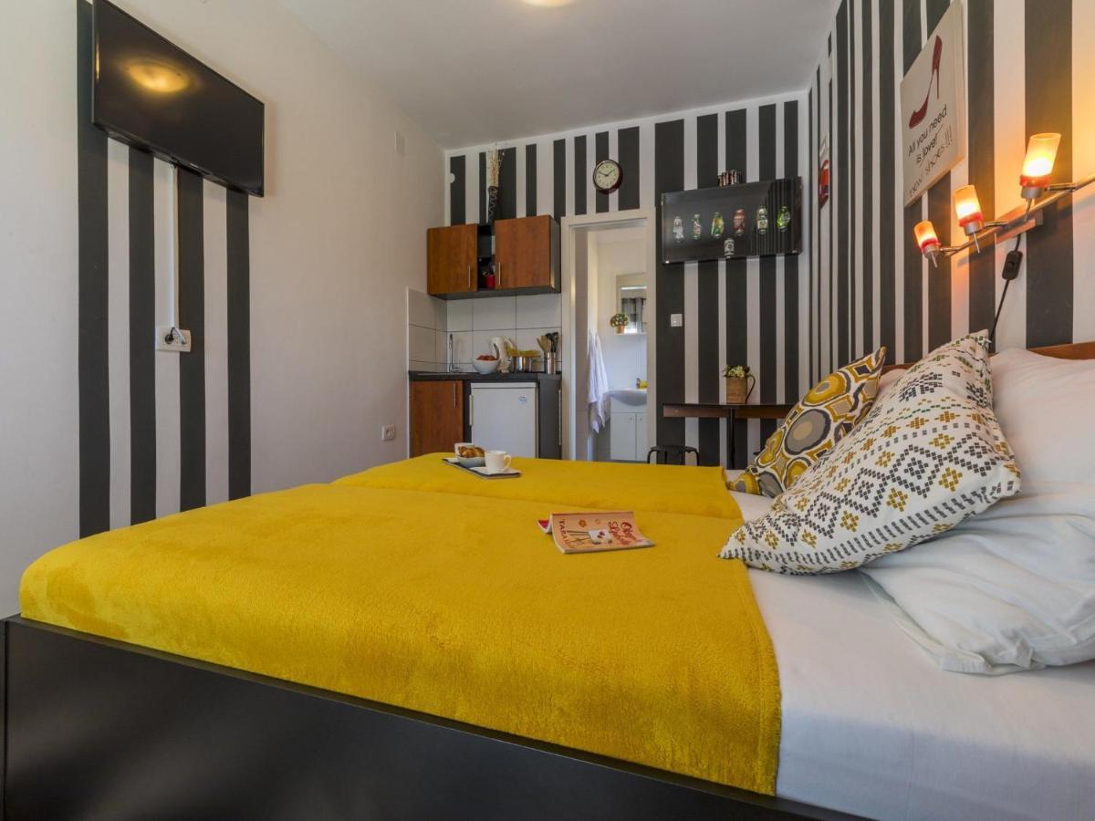 Apartments Rabbit Crikvenica Luaran gambar
