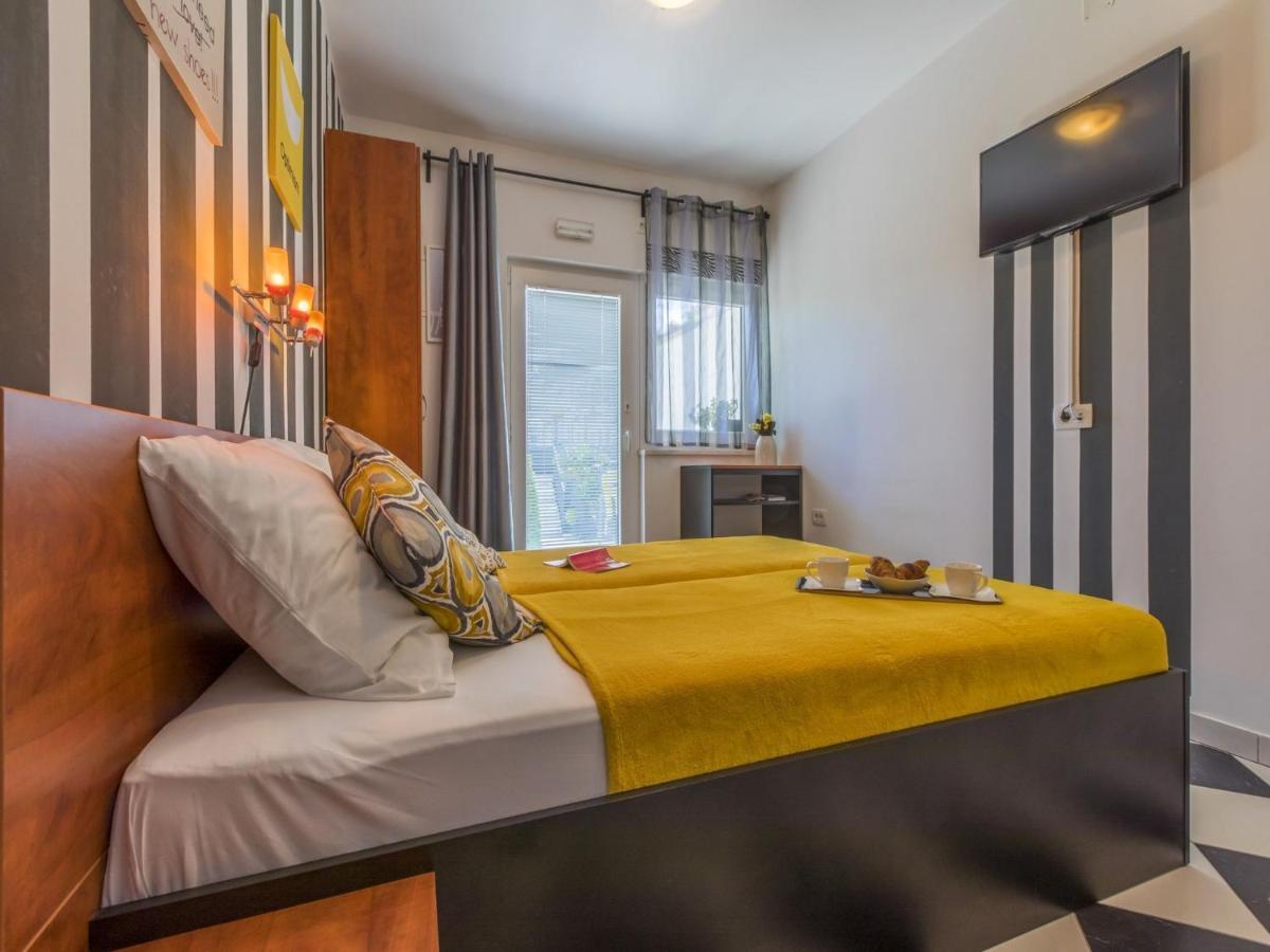 Apartments Rabbit Crikvenica Luaran gambar